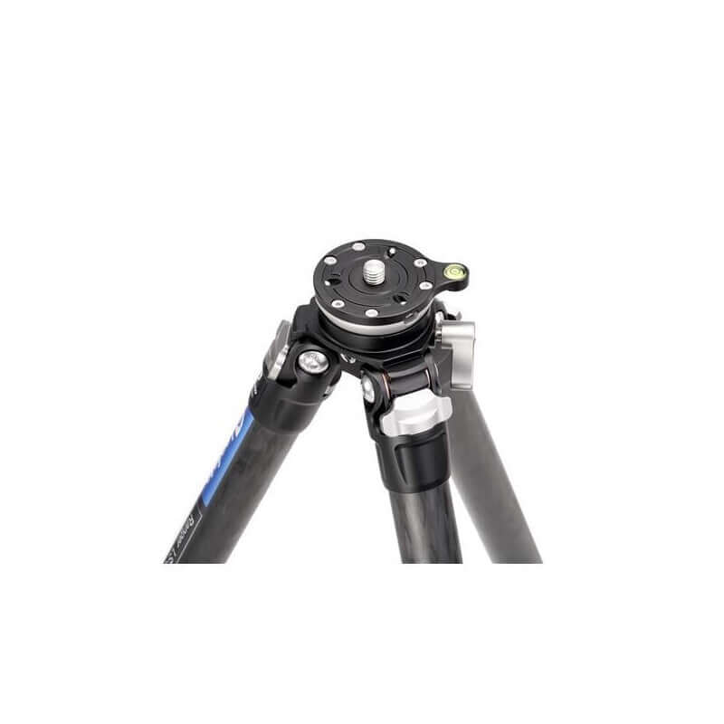 Hunter tripod LS-284CEX + PCL-52 top mount and locking mechanism for stability while hunting.