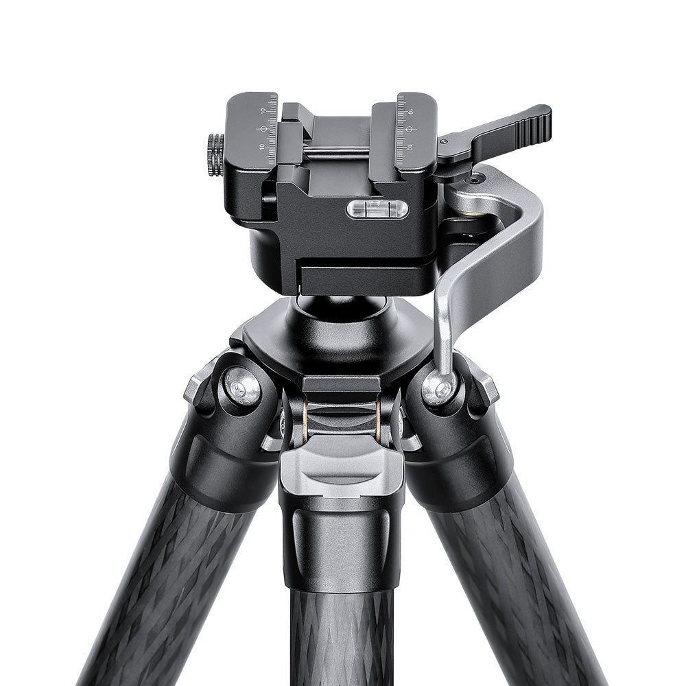 Leofoto SA-364C+MA-30L tripod head with level, showcasing stability and precision for shooting.